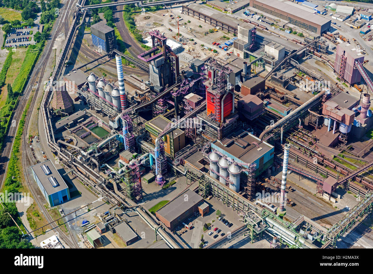Foto aerea, ThyssenKrupp Steel, altoforno, industria siderurgica, Duisburg Bruckhausen, foto aerea di Duisburg, Duisburg Foto Stock