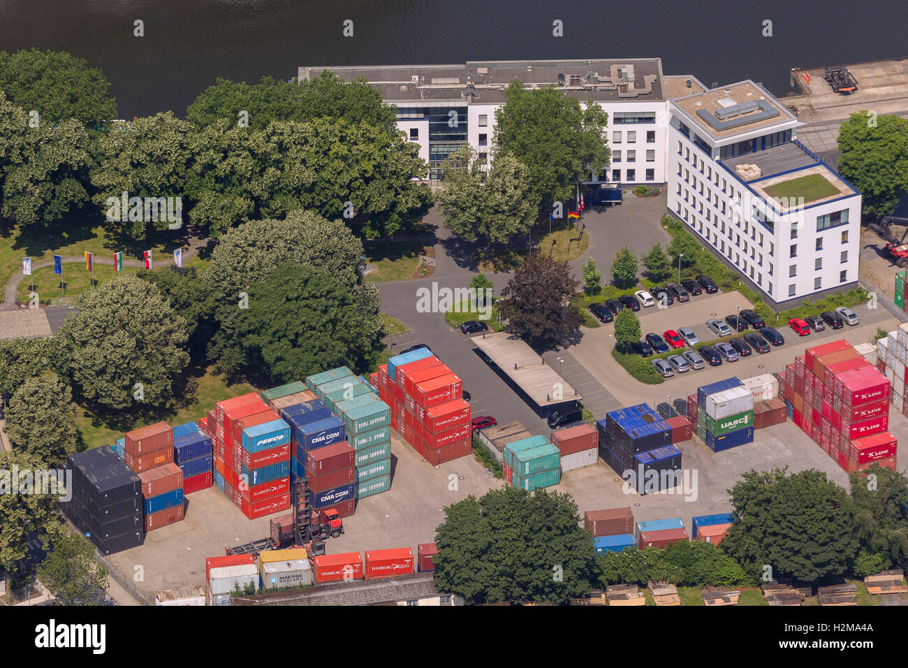 Veduta aerea del porto di Duisburg, porto interno, autorità portuale Duisport, sede amministrativa, Duisport, vista aerea Foto Stock