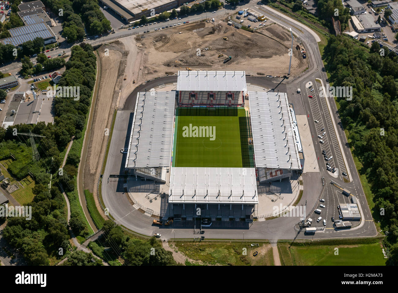 Vista aerea, Rot-Weiss-Essen Stadium sul port road, Essen, Ruhr, Renania settentrionale - Vestfalia, Germania, Europa, vista aerea, antenna Foto Stock