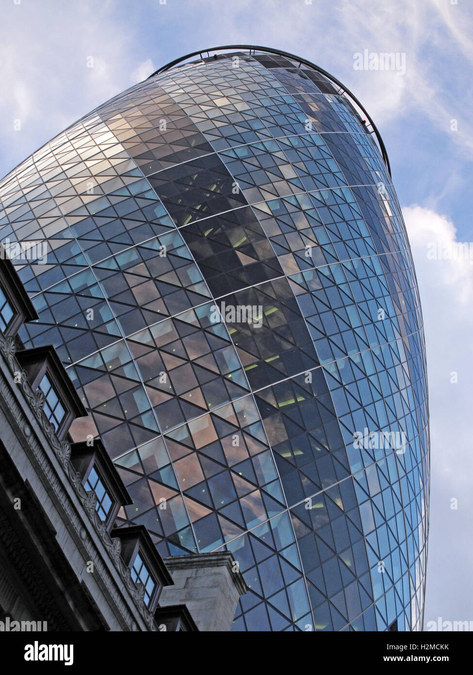 30 St Mary Axe,Gherkin,Swiss Re Building,città di Londra, Inghilterra Foto Stock