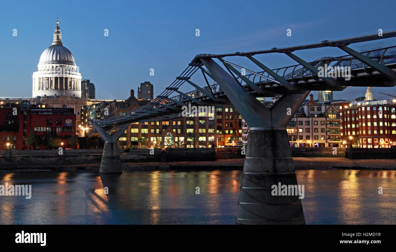 Il fiume Tamigi Panorama, Londra, Inghilterra Foto Stock