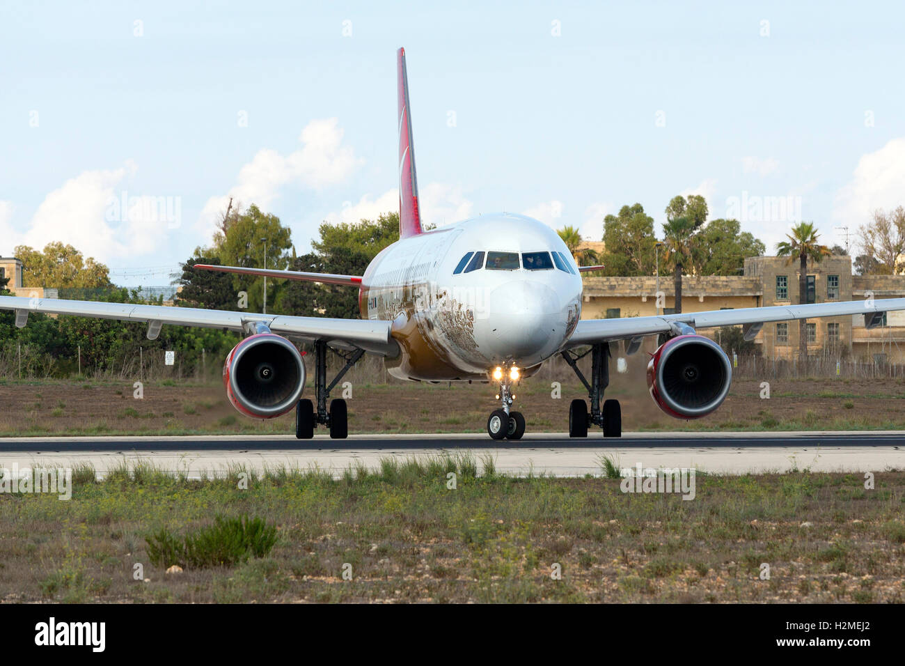 Air Malta Airbus A320-214 [9H-AEO] nella speciale di La Valletta "Capitale Europea della Cultura 2018' livrea. Foto Stock