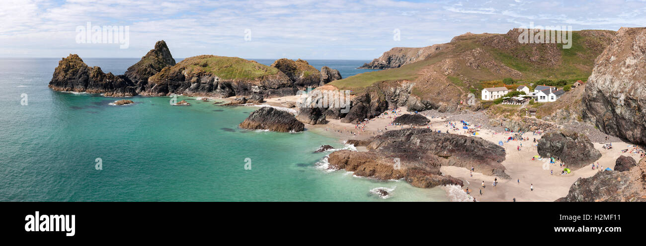 Kynance Cove Cornwall panorama spiaggia REGNO UNITO Foto Stock