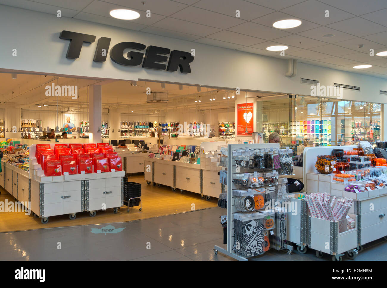Tiger shop, danese varietà store o punto prezzo catena di rivenditori. Il primo negozio aperto a Copenaghen 1995. Flying Tiger Copenhagen. Foto Stock