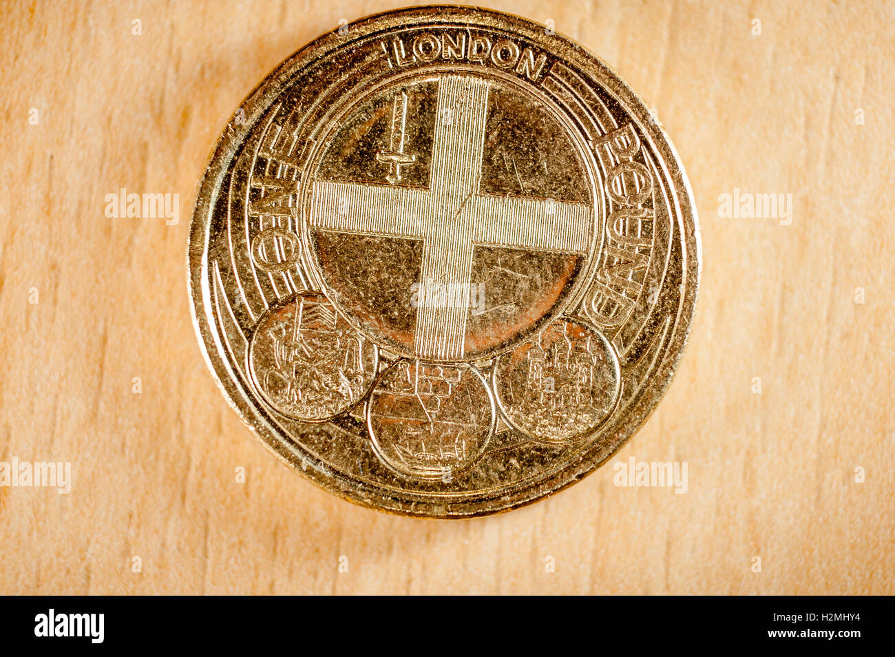 Un 2010 British una libbra di moneta, con il monogramma di Londra Foto Stock