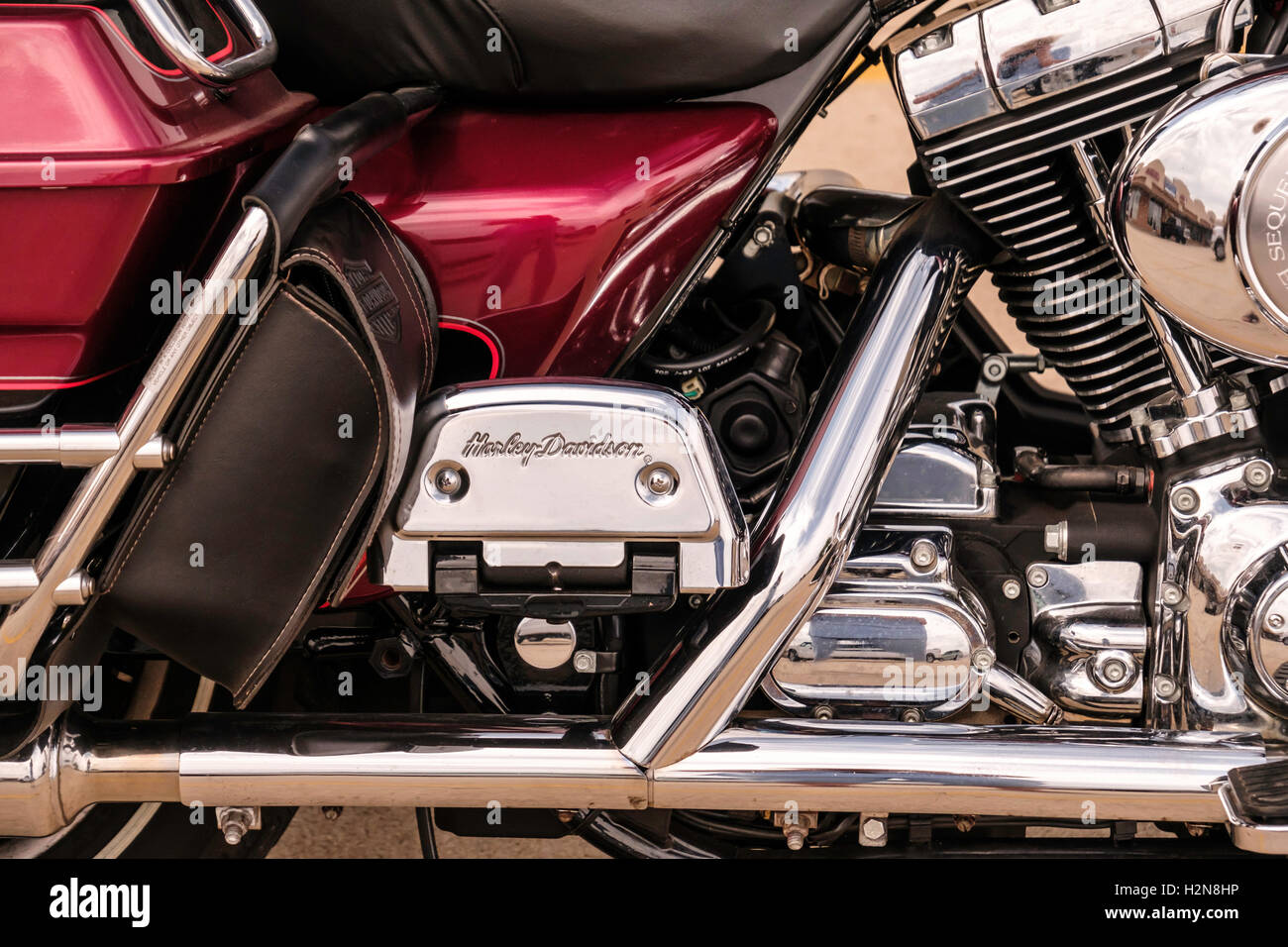 Un rosso intenso Harley Davidson Ultra Classic telaio del motociclo closeup. Oklahoma City, Oklahoma, Stati Uniti d'America. Foto Stock