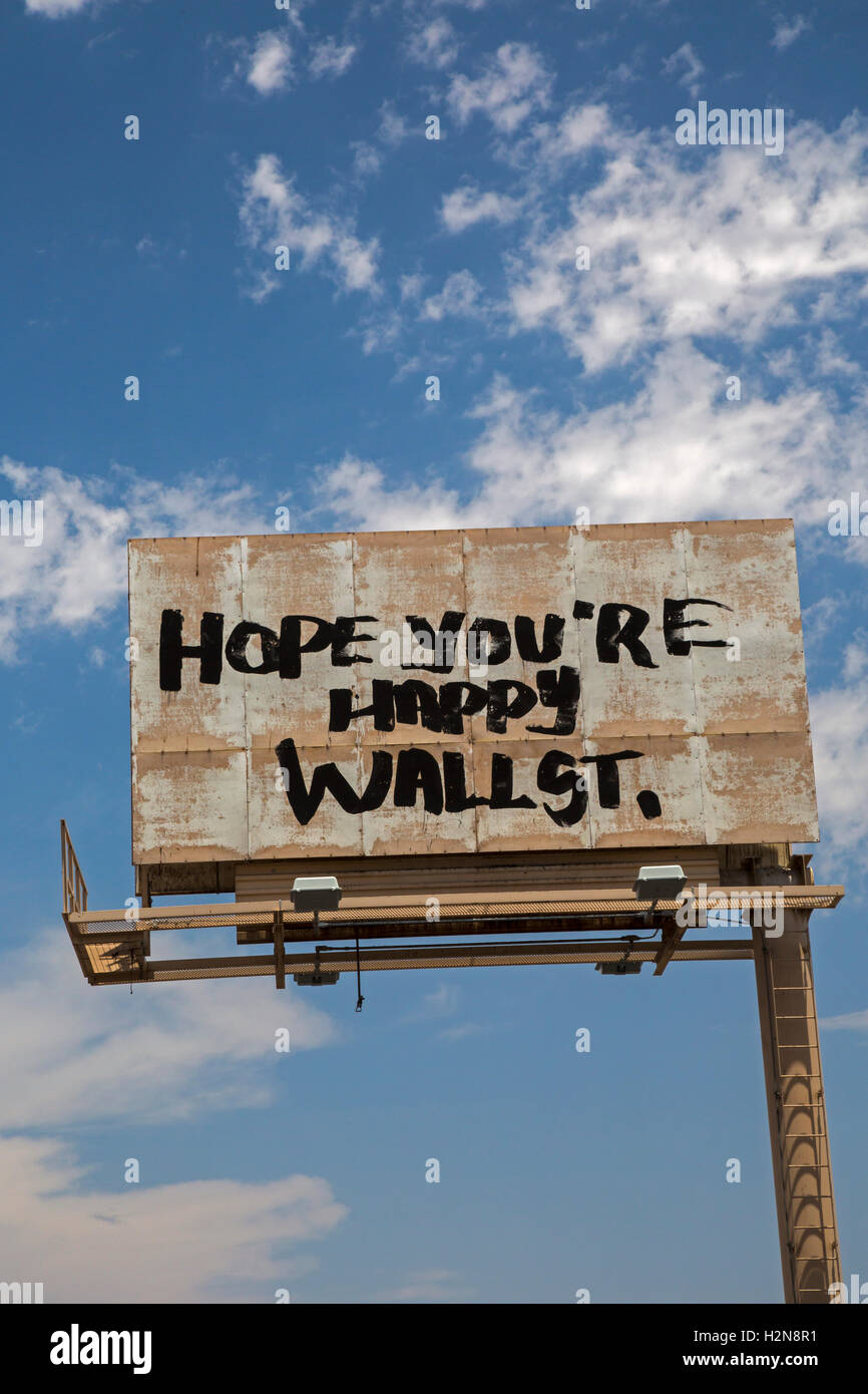 Las Vegas, Nevada - un anti-Wall Street graffiti billboard. Foto Stock