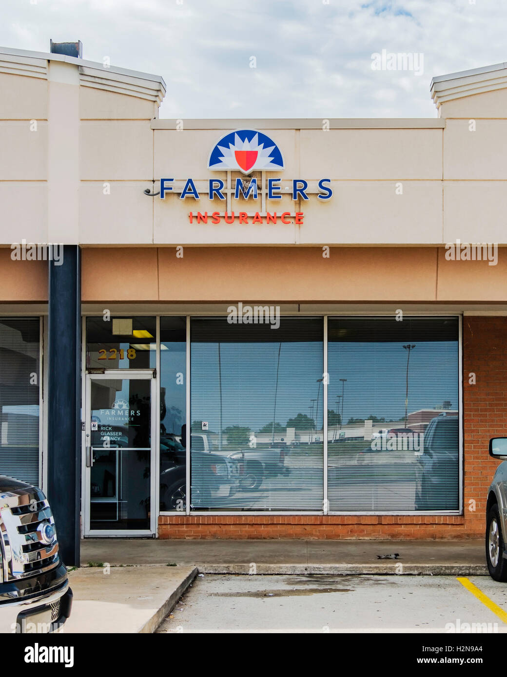 L'esterno degli agricoltori di una compagnia di assicurazioni ufficio nella città di Oklahoma, Oklahoma, 2218 W.Interstate I-240 strada di servizio, STATI UNITI D'AMERICA. Foto Stock