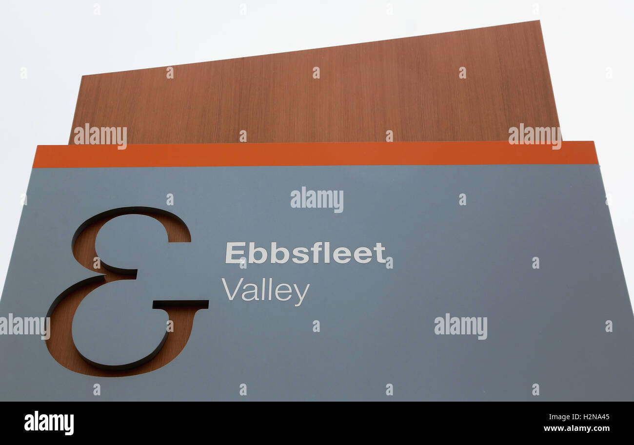 Una vista generale dei siti di costruzione in Ebbsfleet, Kent, dove gli sviluppatori stanno costruendo una nuova città giardino sull'estuario del Tamigi, di aiutare ad affrontare in Gran Bretagna da carenza di alloggi. Foto Stock