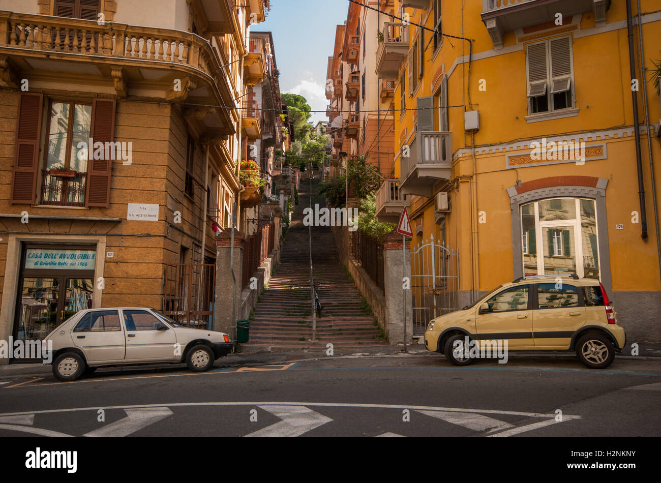 Un esempio di architettura tipica trovata in La Spezia e le Cinque Terre, Italia, Settembre Foto Stock