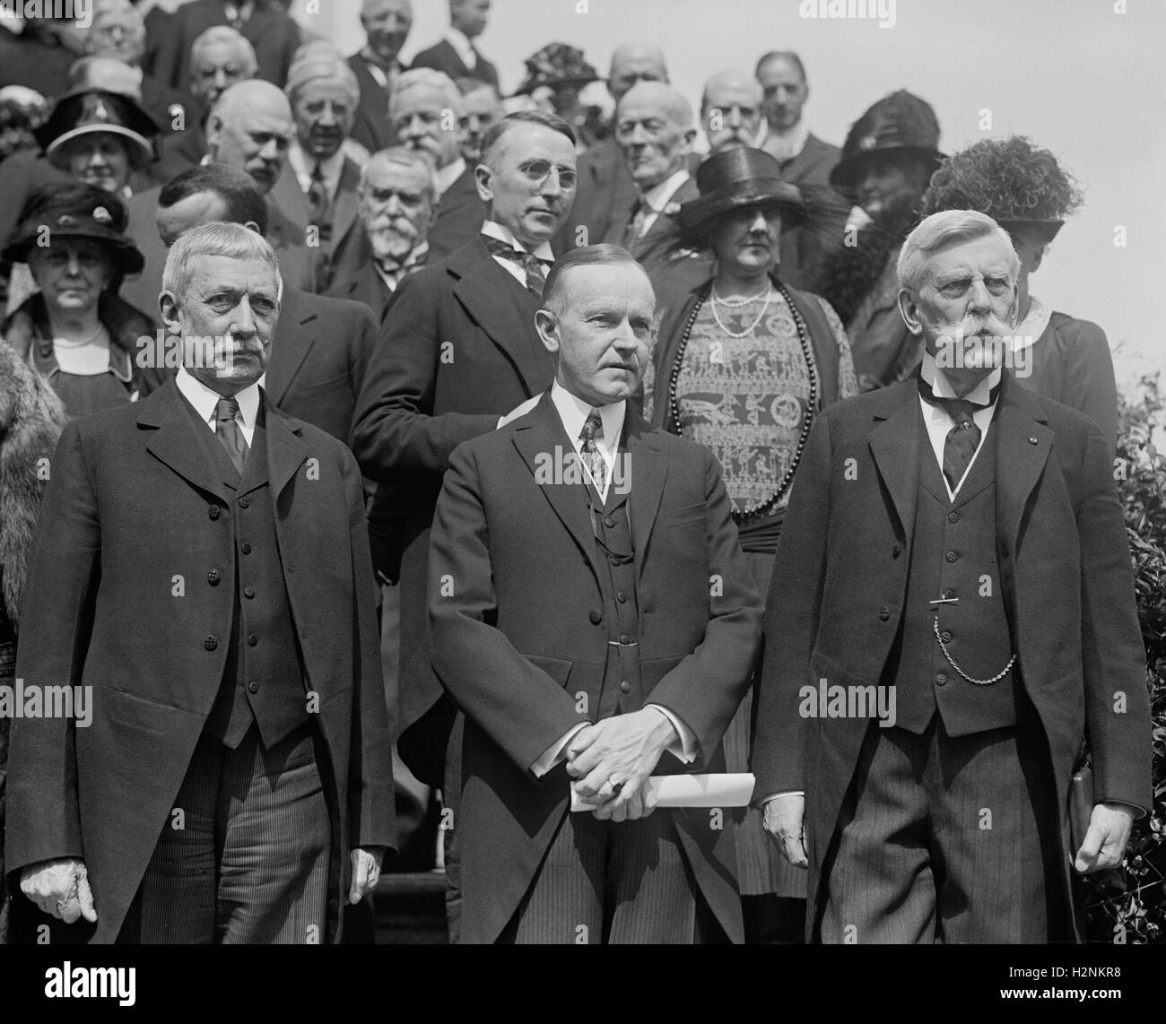 Stati Uniti Candidato Elihu Root, U.S. Presidente Calvin Coolidge e associare la giustizia degli Stati Uniti La Corte suprema Oliver Wendell Holmes Jr., Ritratto, Washington DC, Stati Uniti d'America, nazionale foto Azienda, Giugno 1924 Foto Stock