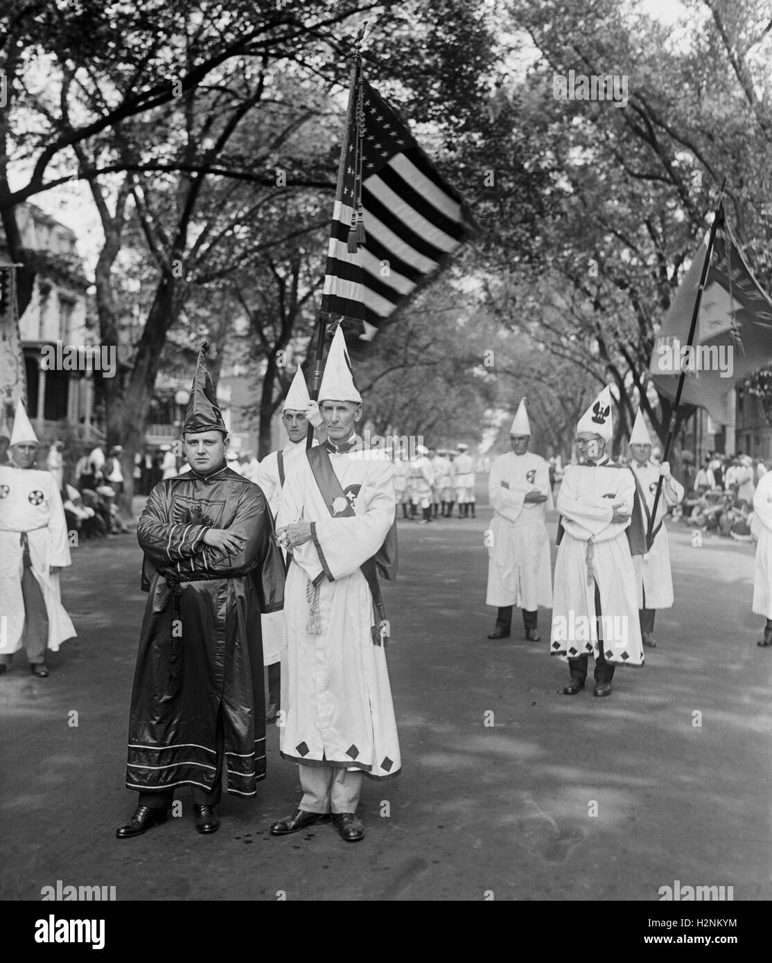 Sam D. ricco & L.A. Mueller, Ku Klux Klan Parade, Washington DC, Stati Uniti d'America, nazionale foto Azienda, Agosto 1925 Foto Stock