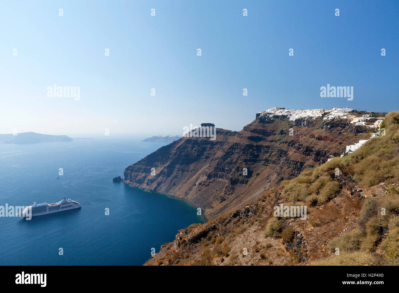 Vista dell'isola vulcanica e caldera, Santorini, Grecia Foto Stock