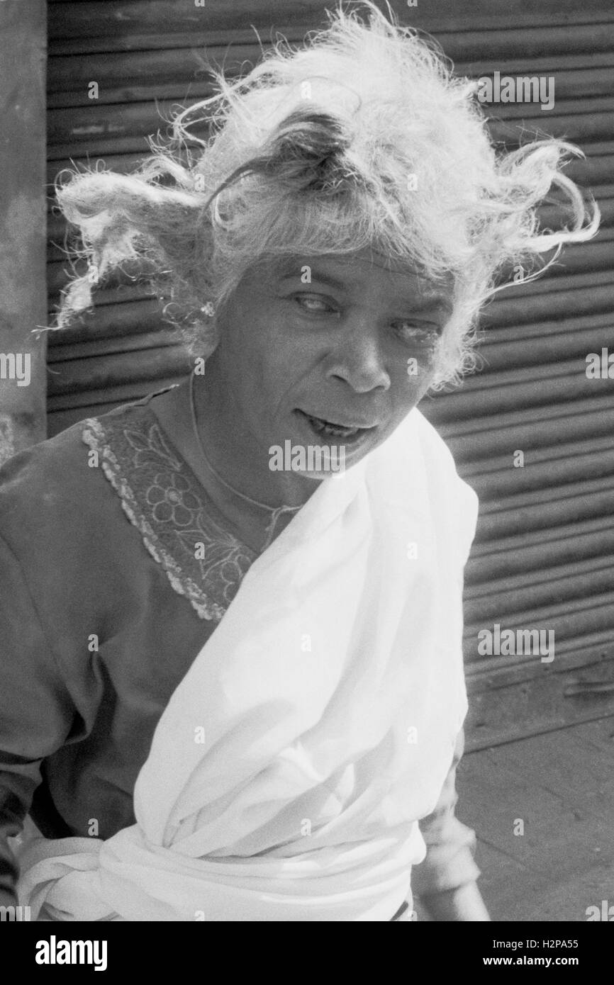 Donna in india brian mcguire Foto Stock