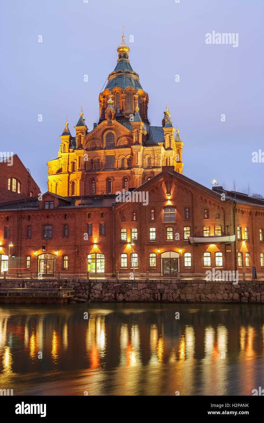 Uspenski Cattedrale Ortodossa in Katajanokka quartiere della Città Vecchia a Helsinki in Finlandia. Foto Stock