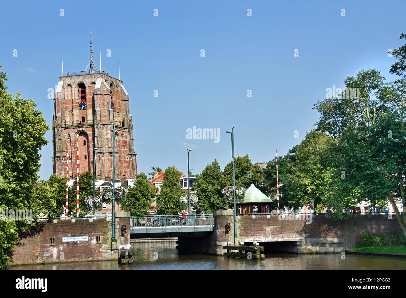 Leeuwarden vecchia città olandese Friesland Fryslan Oldehove Toren la torre per i Paesi Bassi Foto Stock