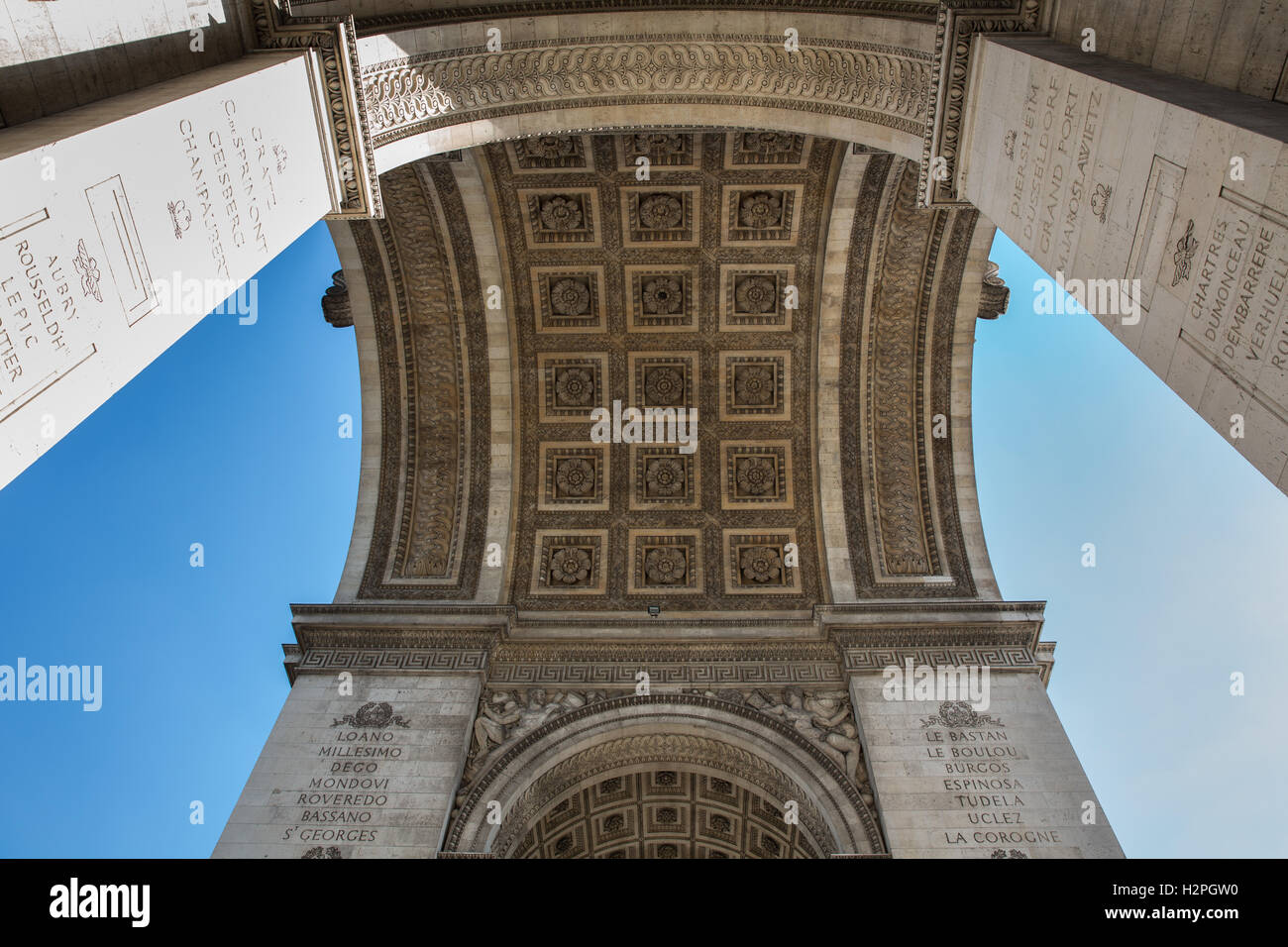 L'Arc de Triomphe sui Champs Elysees di Parigi, Francia. Foto Stock