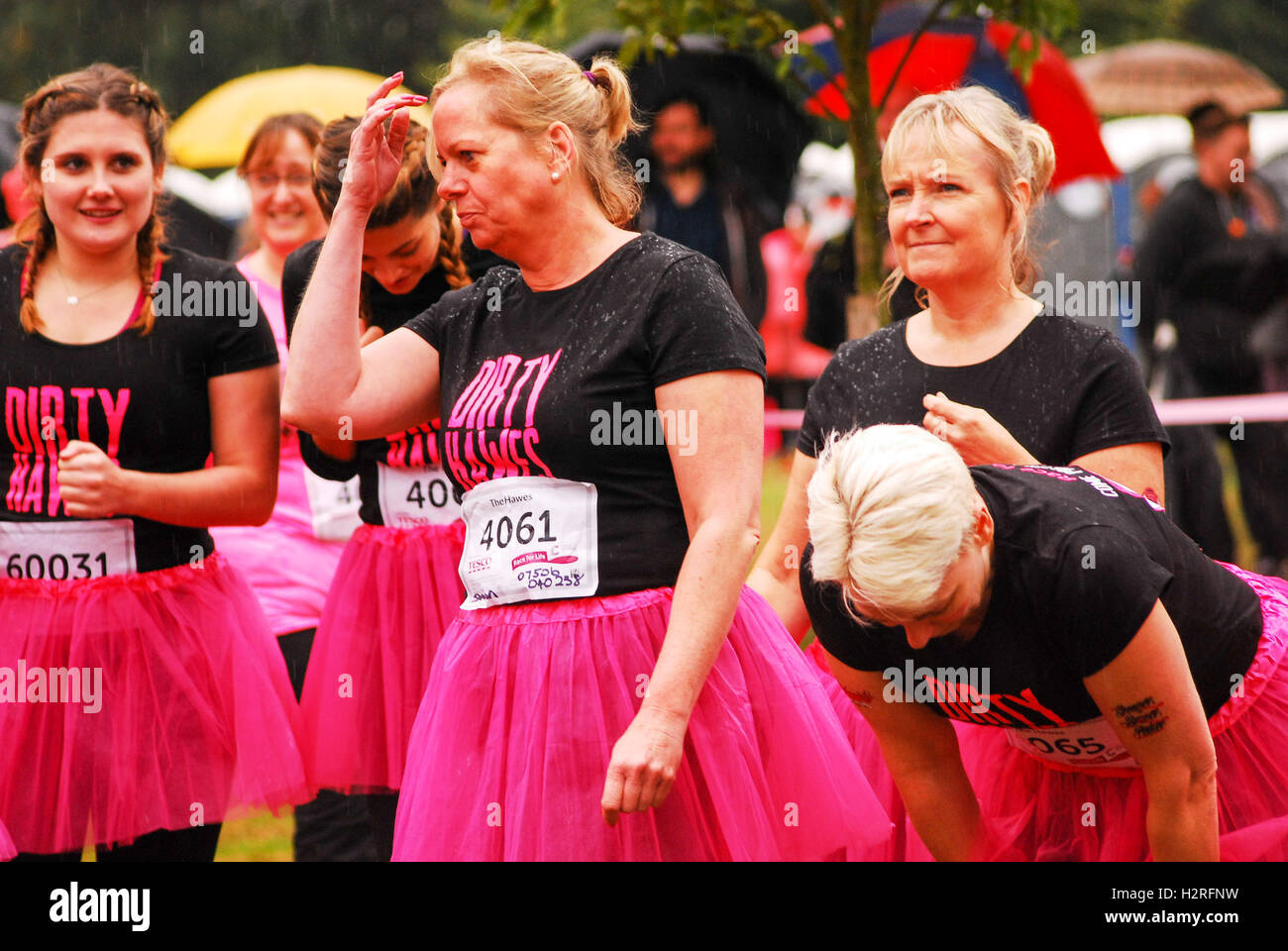 Londra, Regno Unito. 1 Ottobre, 2016. Piuttosto fangosa Cancer research 5k carità corri a Londra Credito: Philip Robins/Alamy Live News Foto Stock