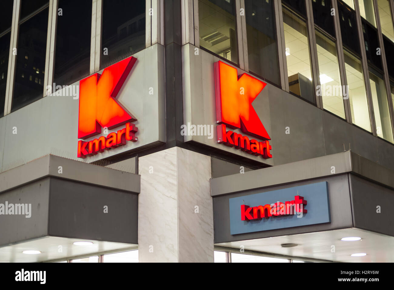 Un KMart store in New York martedì, 27 settembre 2016. Il merlati Sears Holdings, proprietario di KMart, ha annunciato che non vi può essere 204 chiusure del negozio nel suo anno fiscale 2016. (© Richard B. Levine) Foto Stock