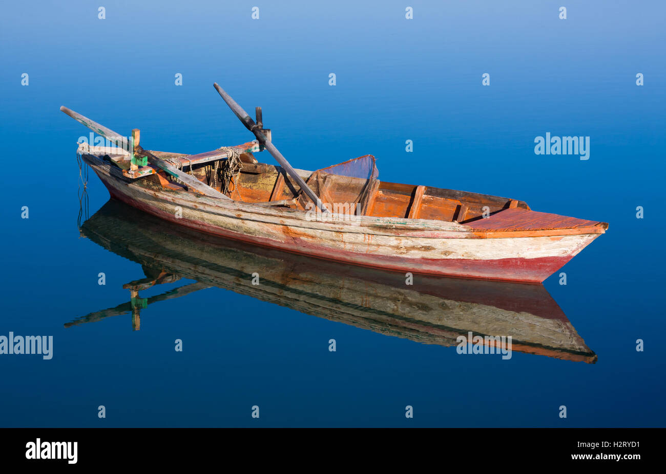 Barca da pesca in mare in Grecia Foto Stock