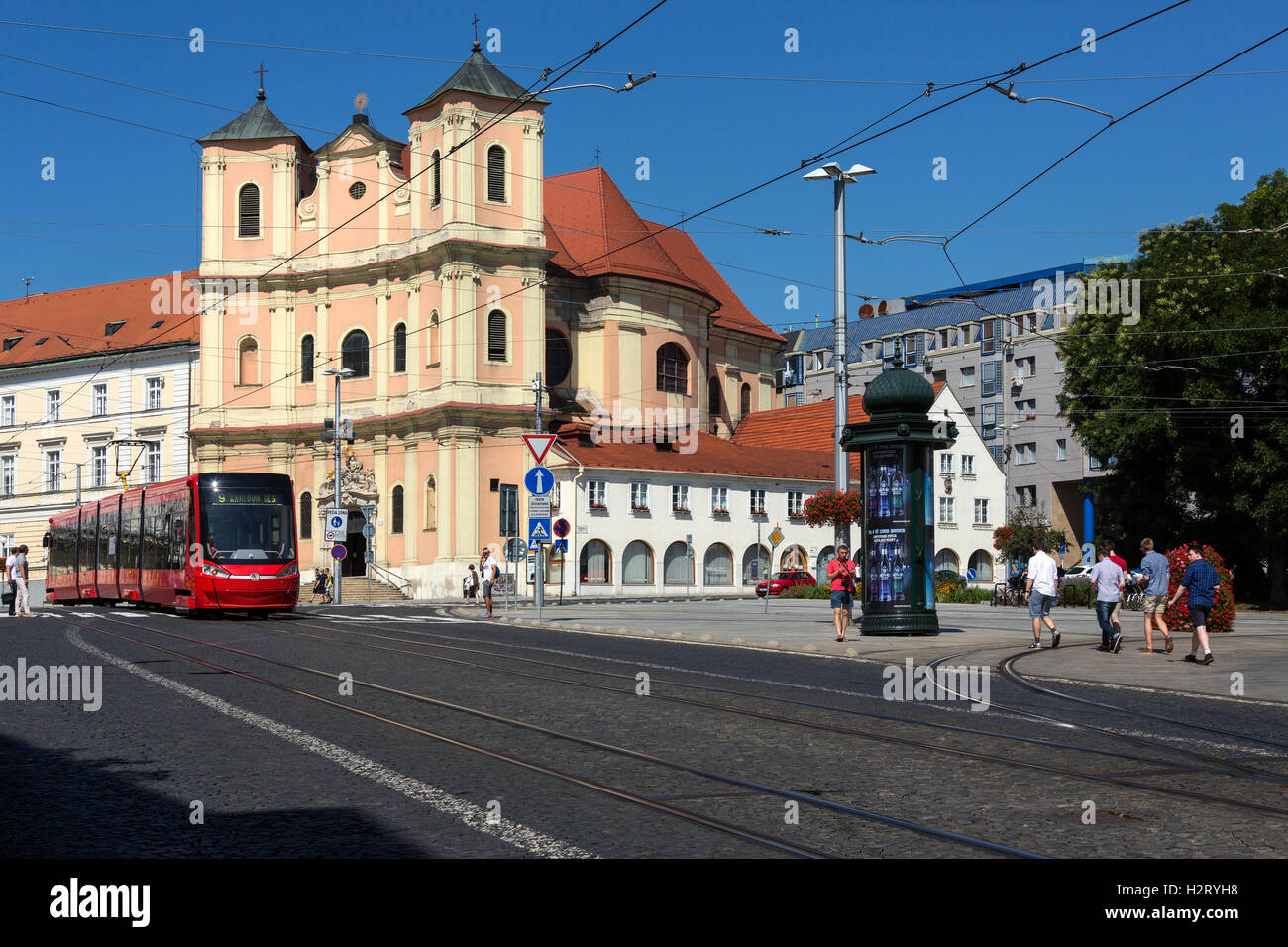 Scena di strada nella città di Bratislava, la capitale della Slovacchia in Europa orientale. Foto Stock