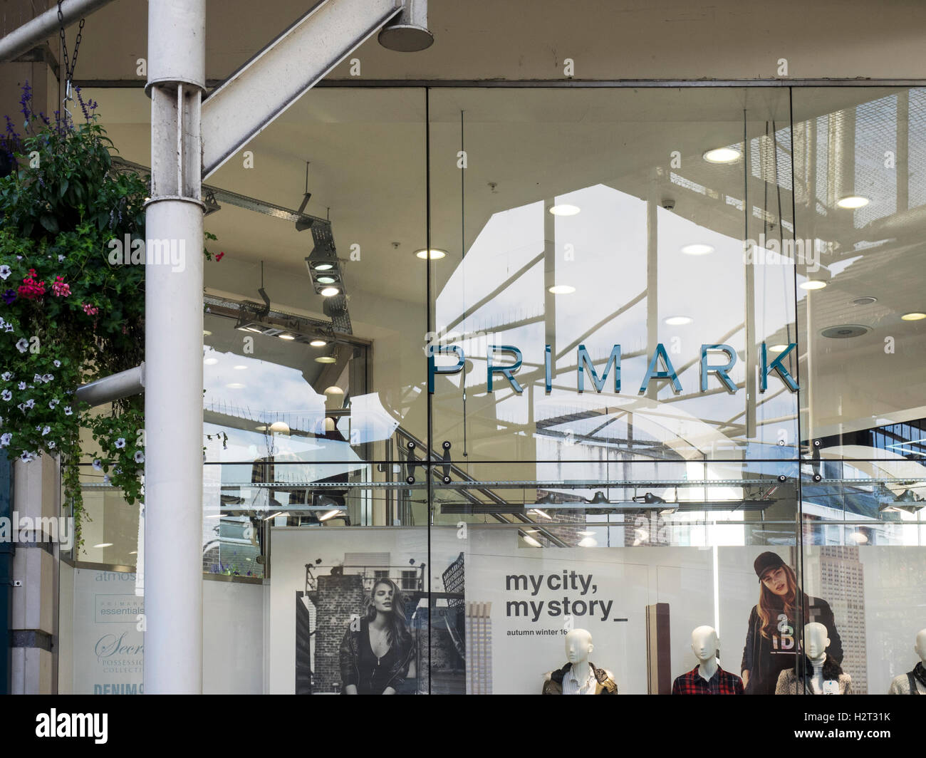 Il Primark store situato nel centro di Brooks in Winchester, Hampshire Foto Stock