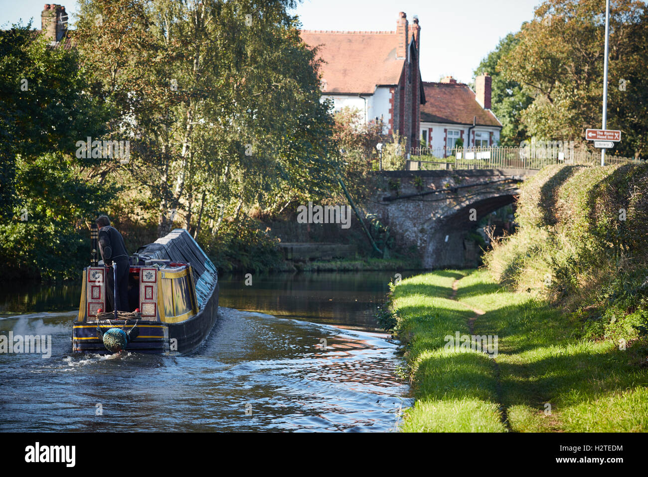 Warrington Bridgewater Canal Boat Grappenhall canali streaming narrowboat stretta arresti club banca Canale di Beagle titolare elenco British acqua Foto Stock