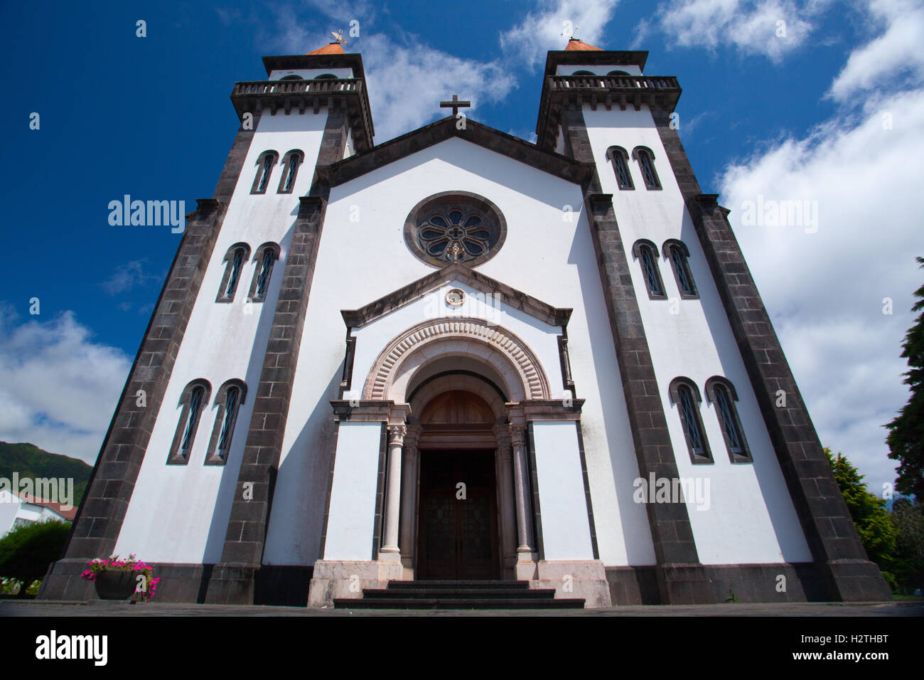 Torre di San Sebastian chiesa (Igreja Matriz de Sao Sebastiao) a Ponta Delgada, San Miguel, la regione autonoma delle Azzorre Foto Stock