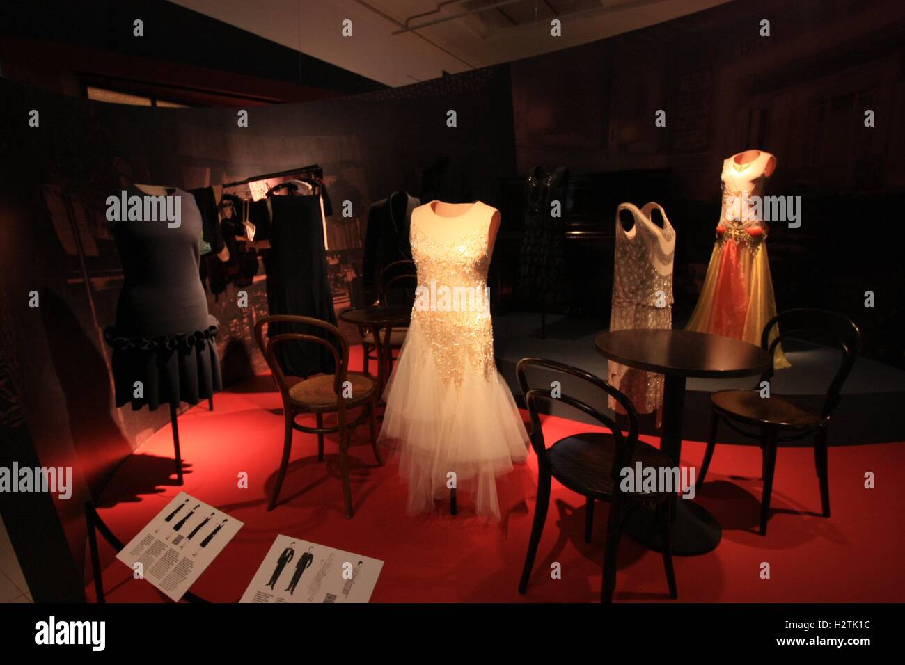 Esposizione museale di abiti a fantasia in Praga Foto Stock