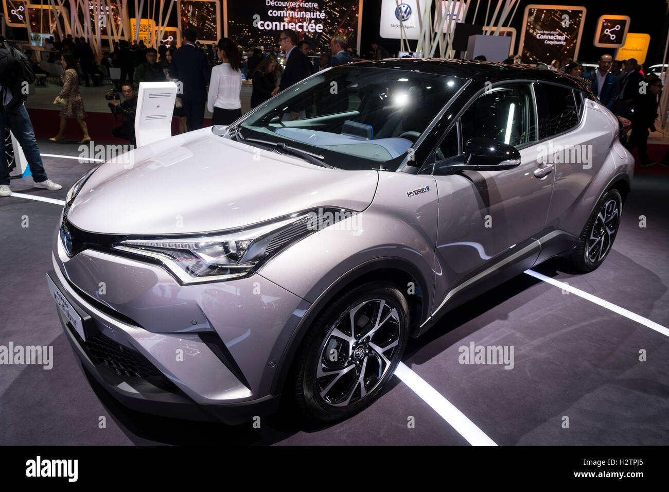 Nuova Toyota C-HR elettrico SUV ibrido in prima mondiale al Motor Show di Parigi 2016 Foto Stock