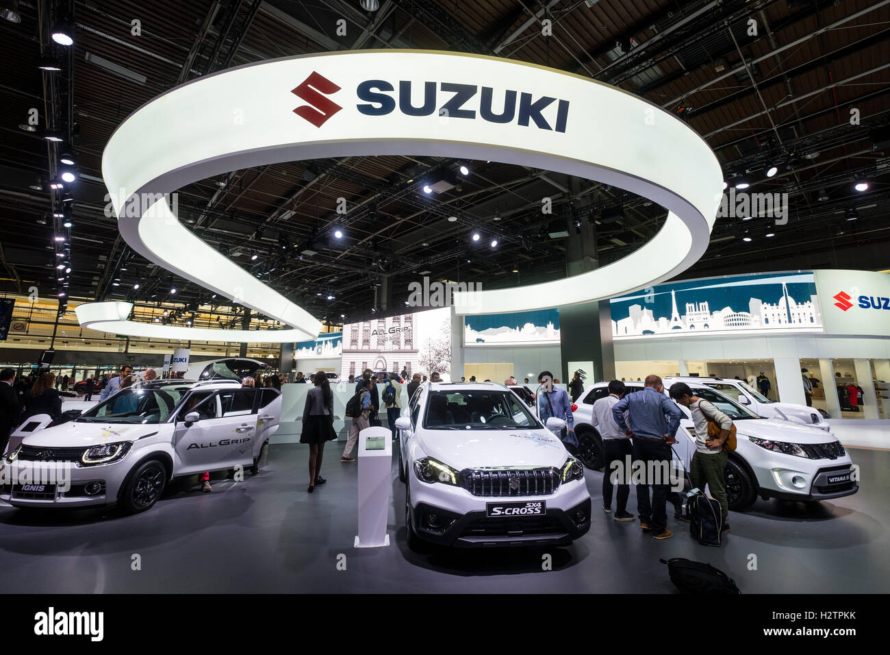 Vista della Suzuki stand al Motor Show di Parigi 2016 Foto Stock