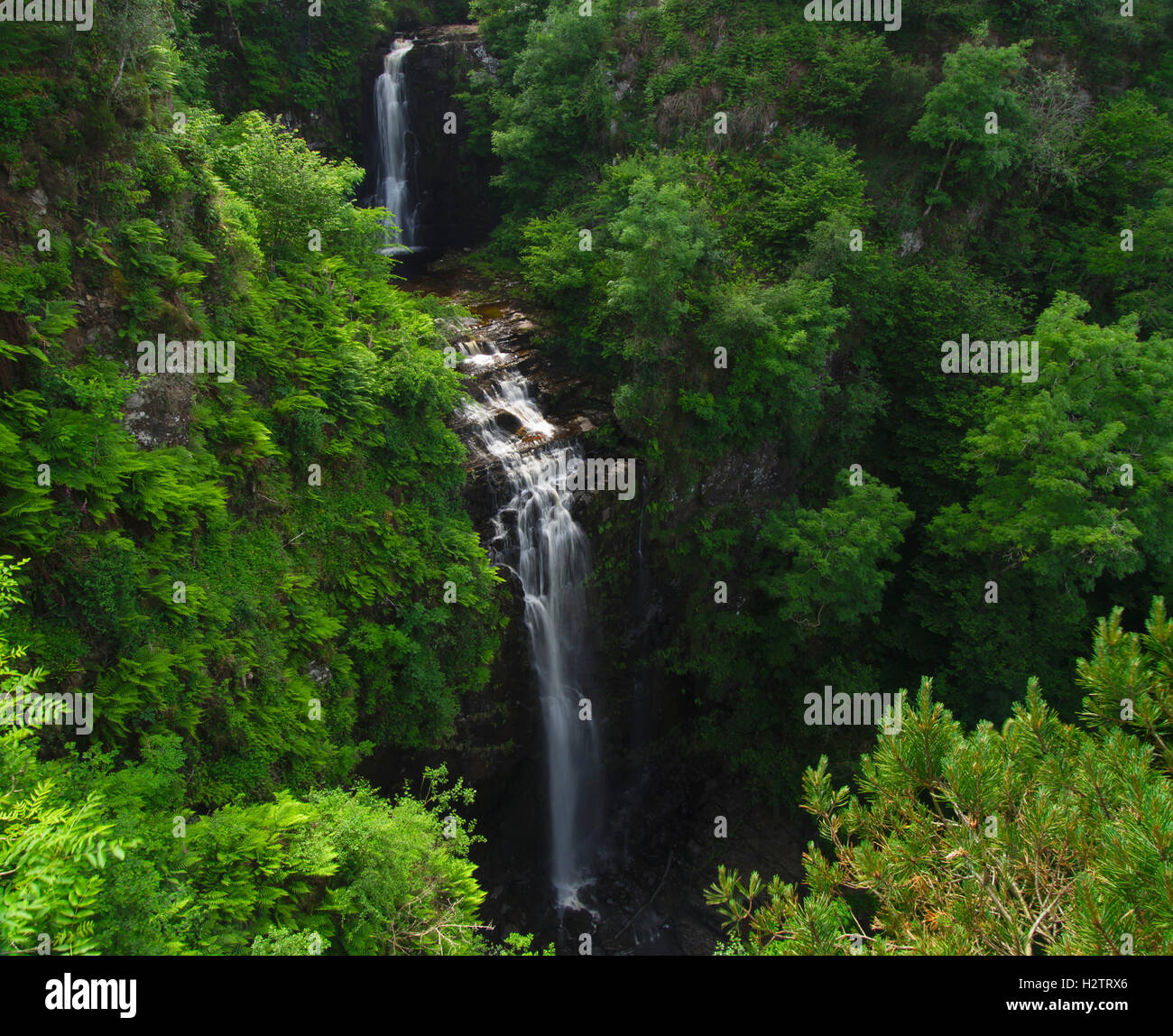 Eas un' Chrannaig o Glenashdale cade dalla piattaforma di visualizzazione, merlano Bay, Isle of Arran, N.Ayrshire, in Scozia Foto Stock