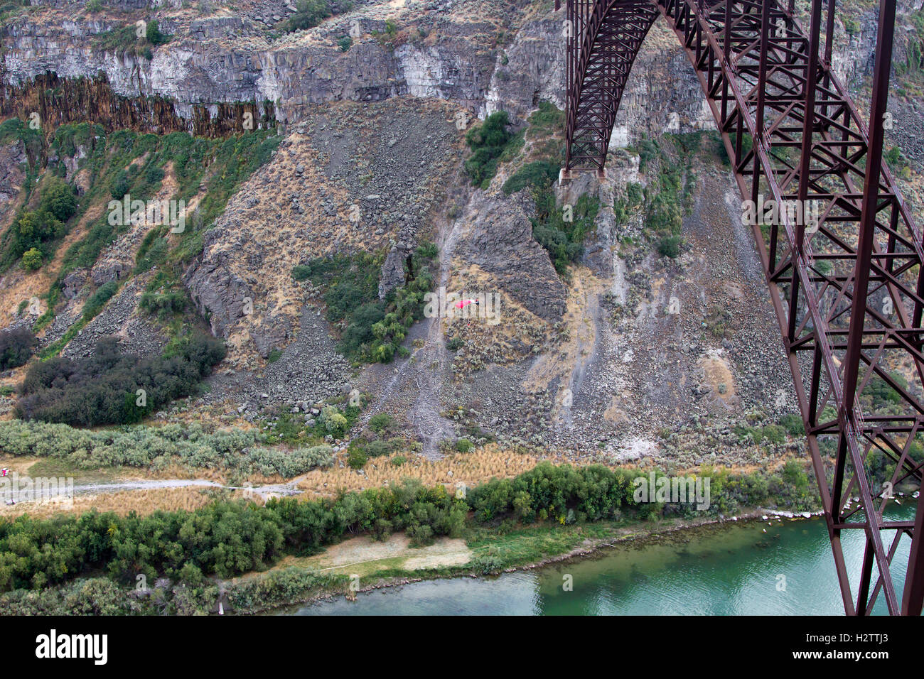 Base Jumping sul fiume Snake off del ponte Perine in Twin Falls, Idaho Foto Stock