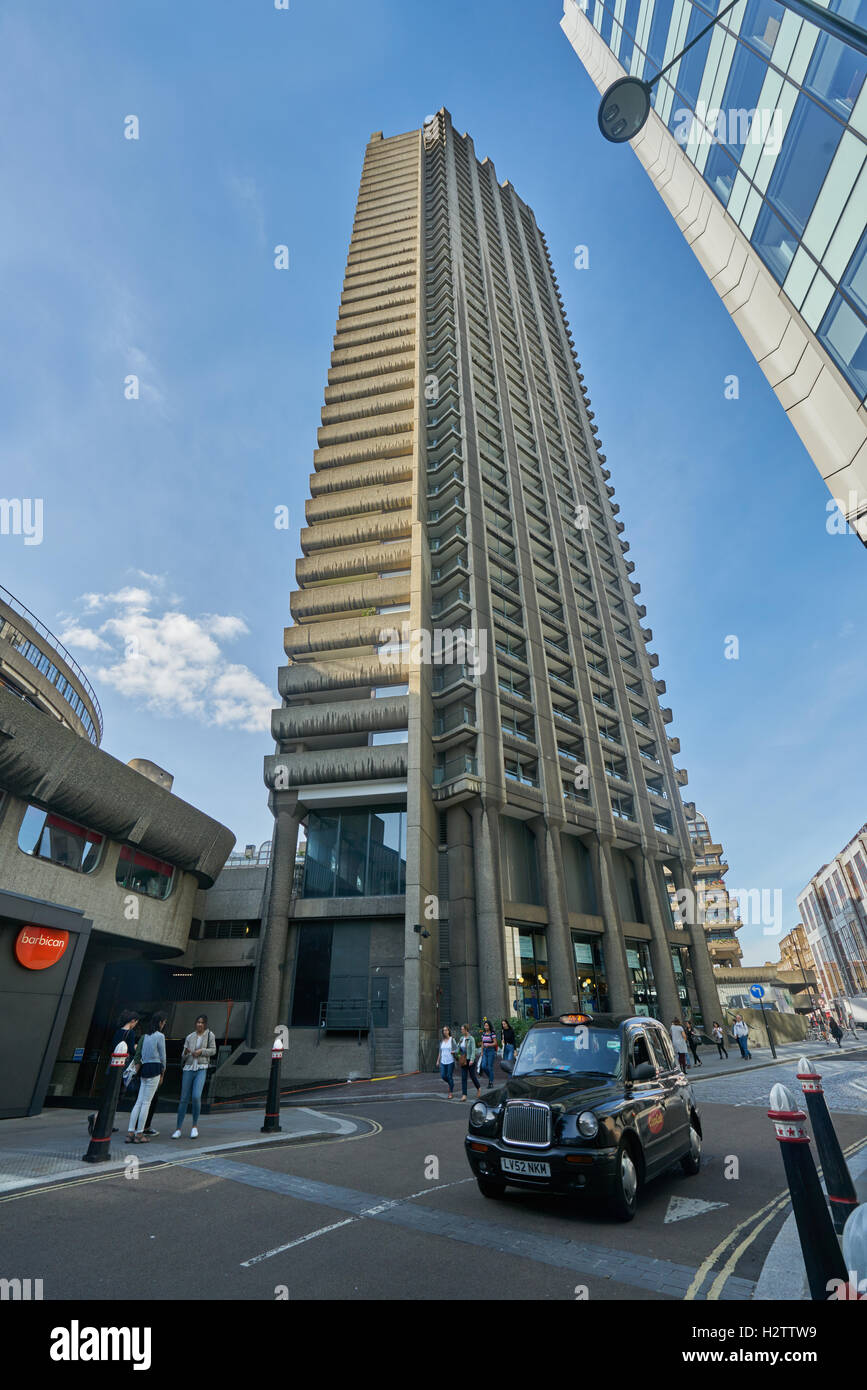 Barbican Appartamenti Londra, torre di cemento di blocco. Foto Stock