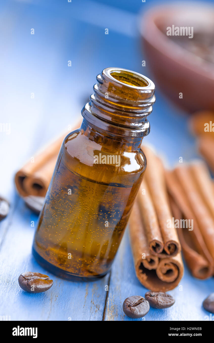 Olio di cannella Foto Stock