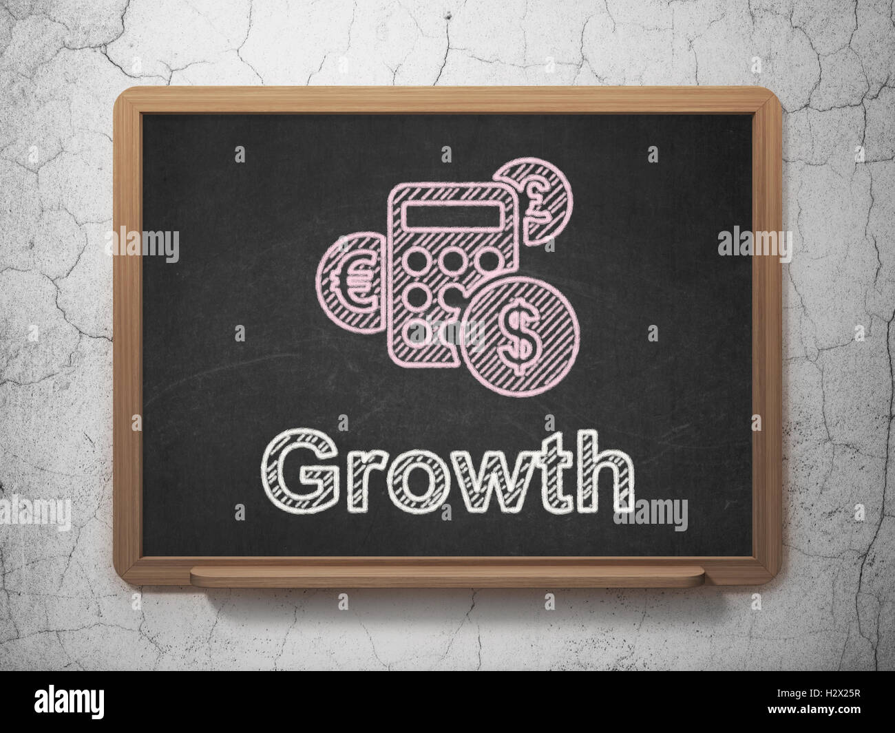 Concetto di finanza: calcolatrice e crescita su sfondo lavagna Foto Stock
