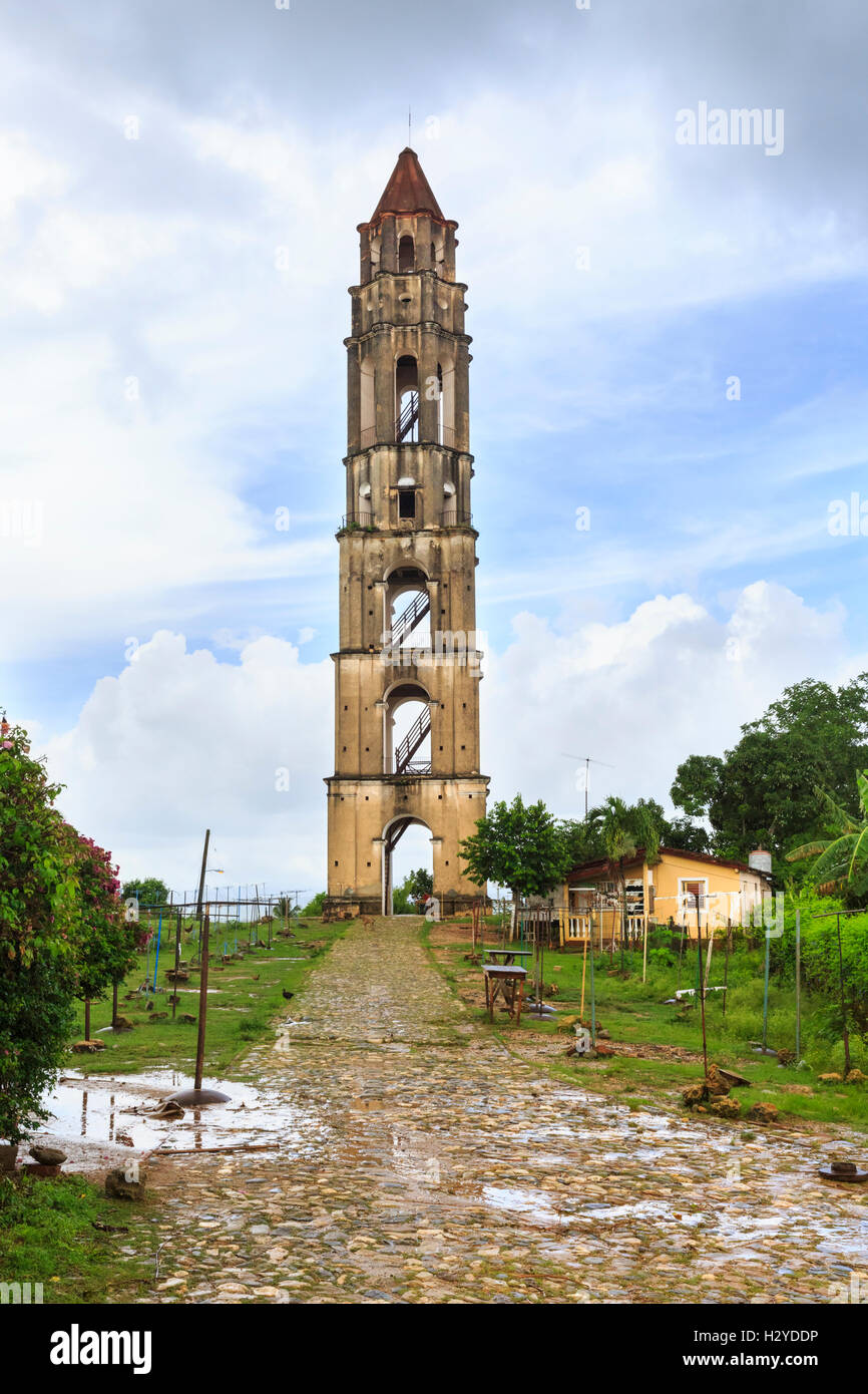 Manaca Iznaga zucchero torre immobiliare, la Valle de los Ingenios, la Valle dei Mulini di zucchero sito UNESCO, Trinidad, Cuba Foto Stock