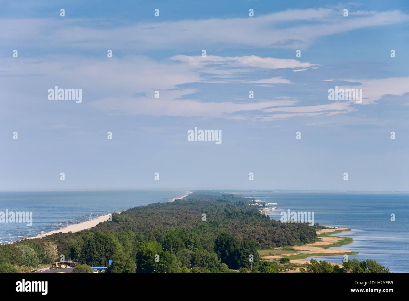 Penisola di Hel in Polonia, del Mar Baltico e la Baia di Puck (Zatoka Pucka), vista aerea Foto Stock