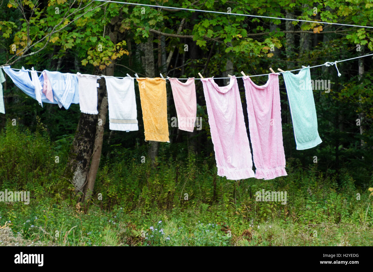 Biancheria stesa ad asciugare in Islesford, Maine. Foto Stock