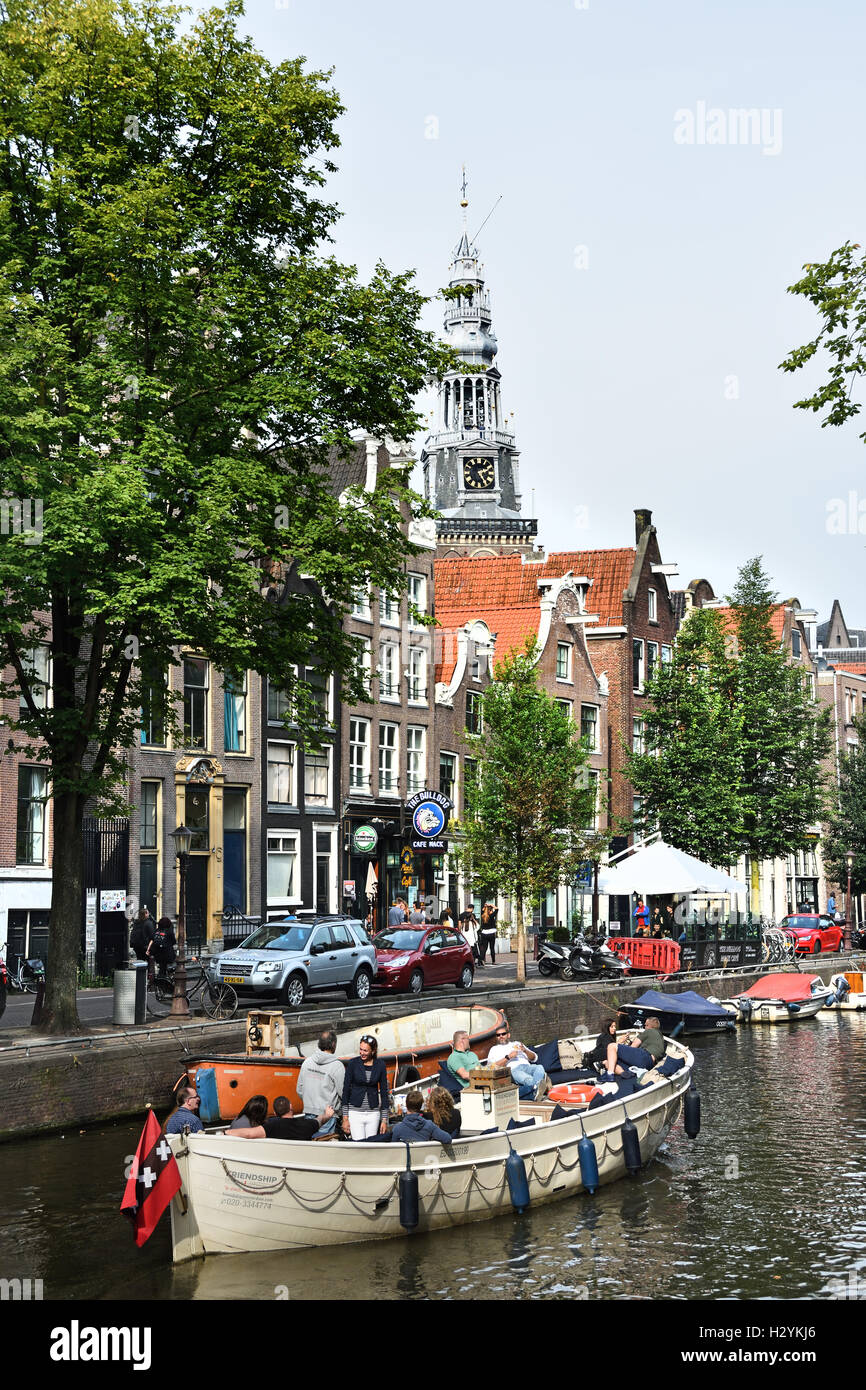 Crociere sul canale di amicizia Amsterdam Paesi Bassi ( Oudezijds Voorburgwal - quartiere a luci rosse de Wallen ) Foto Stock