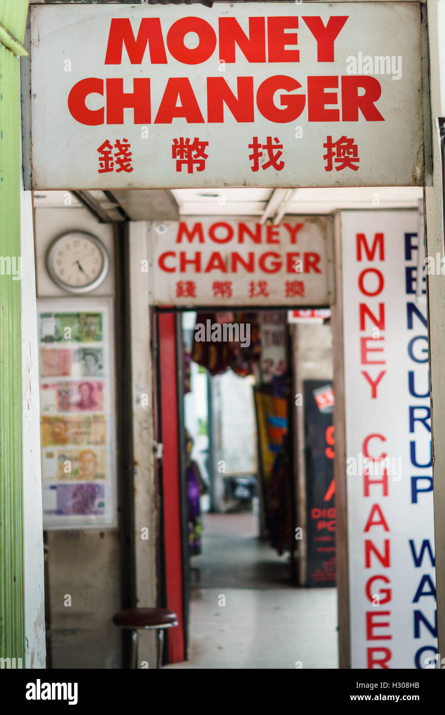 Penang, Malesia - circa nel settembre 2016: Denaro changer, sportello per il cambio valuta, cartello di George Town, Penang, Malaysia. Foto Stock