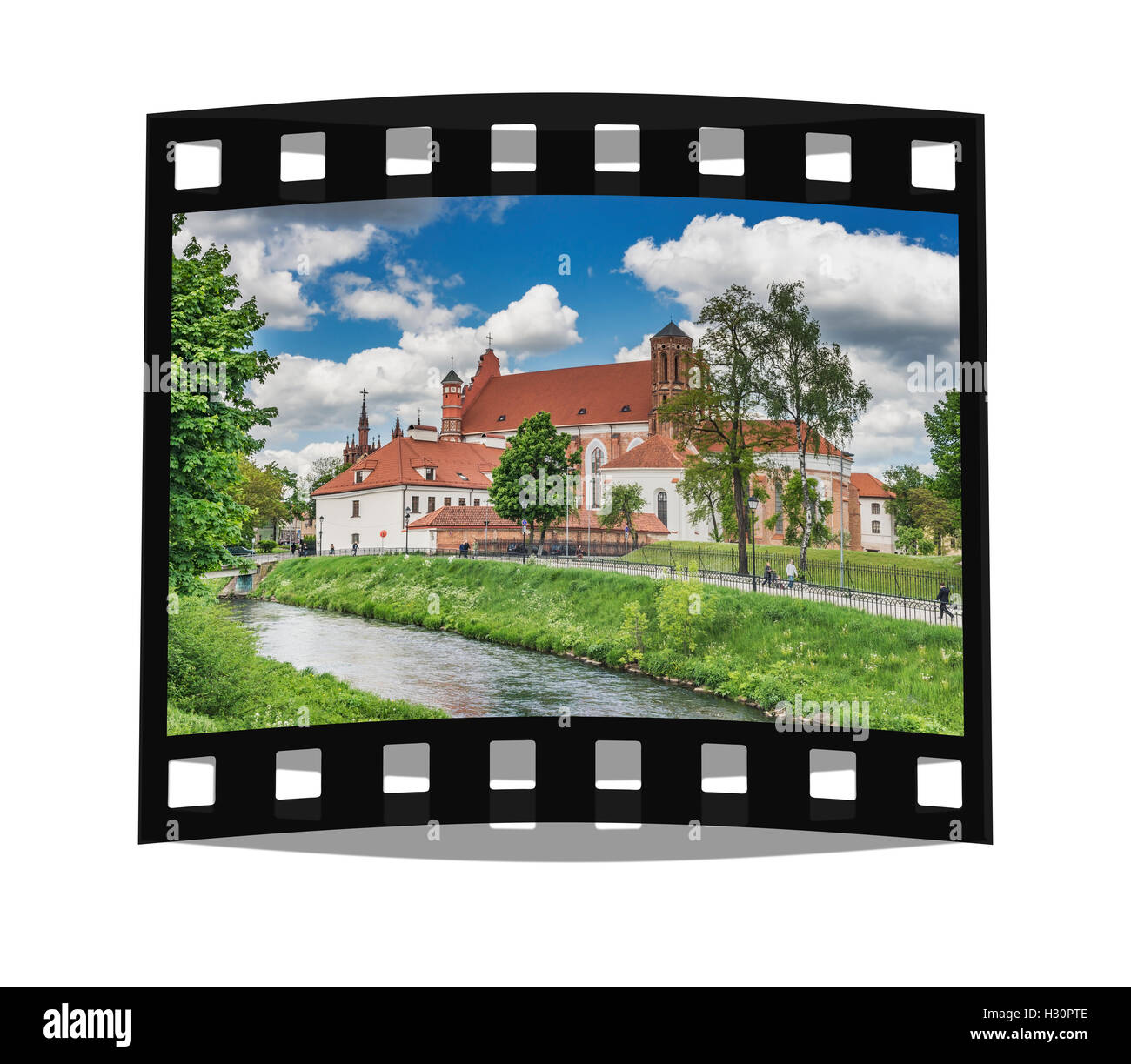 Vista sul fiume Vilnia al San Bernardo Chiesa, Vilnius, Lituania, paesi baltici, Europa Foto Stock