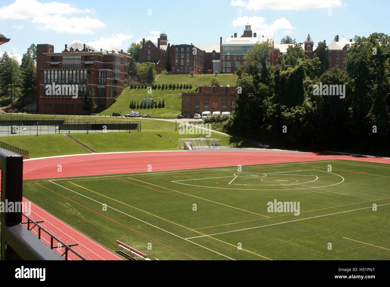Lynchburg, Virginia, Stati Uniti. Vista sul campus del Randolph College, con strutture per l'atletica. Foto Stock