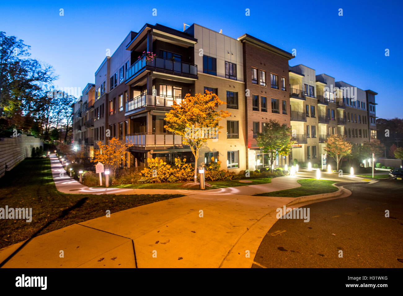 L'esterno di un complesso di appartamenti in Arlington, Virginia. Foto Stock