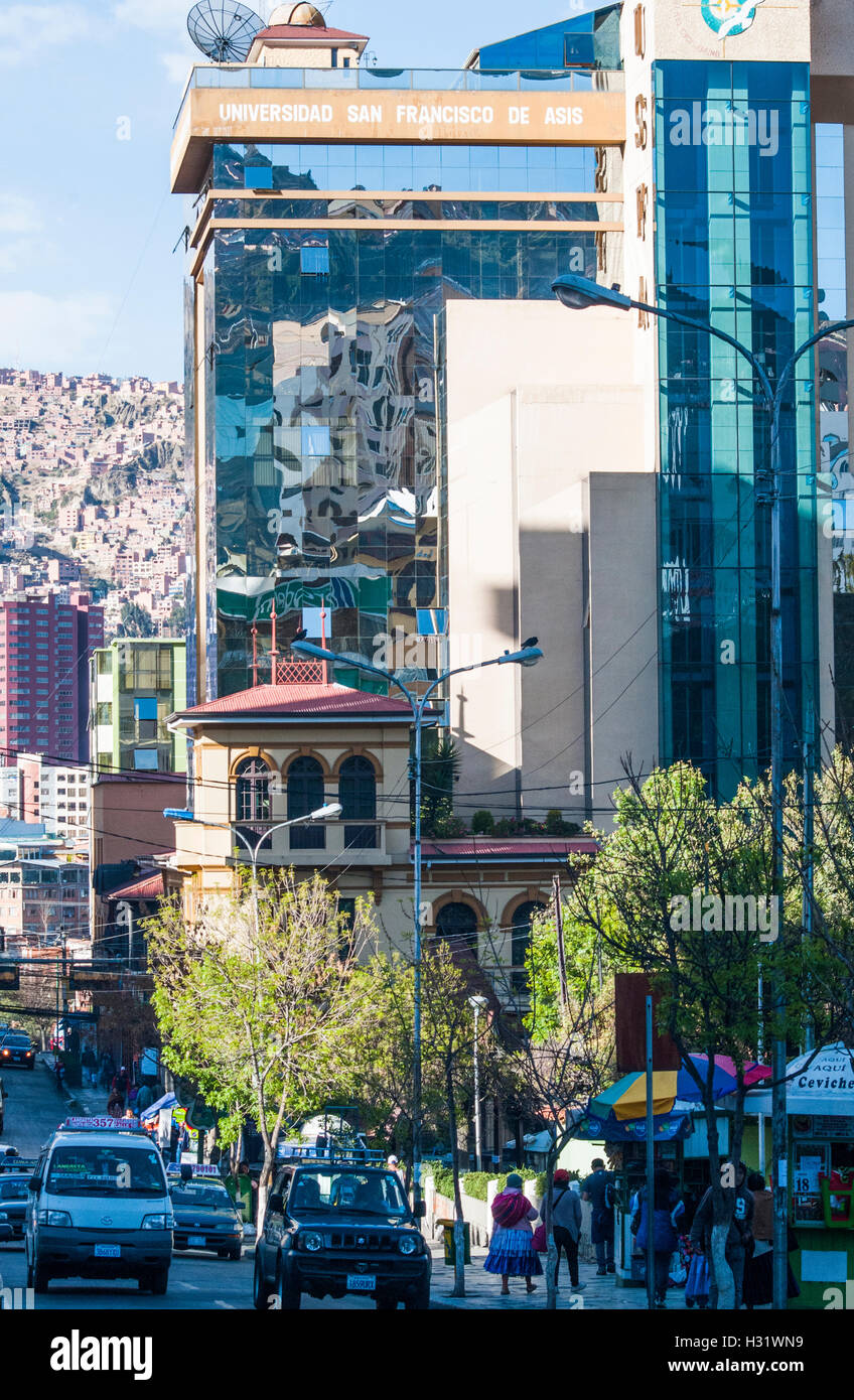 Universidad San Francisco de Asis su Calle B. Salinas, Sopocachi, La Paz Foto Stock