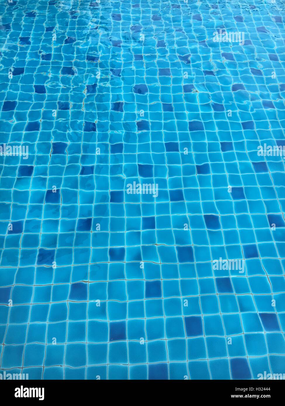 Pattern, piscina, mosaico, acqua, wave, riflessione, tessuto, superficie, estate, fondo, luminoso, astratta, vacanza, pulire, piastrelle, backg Foto Stock