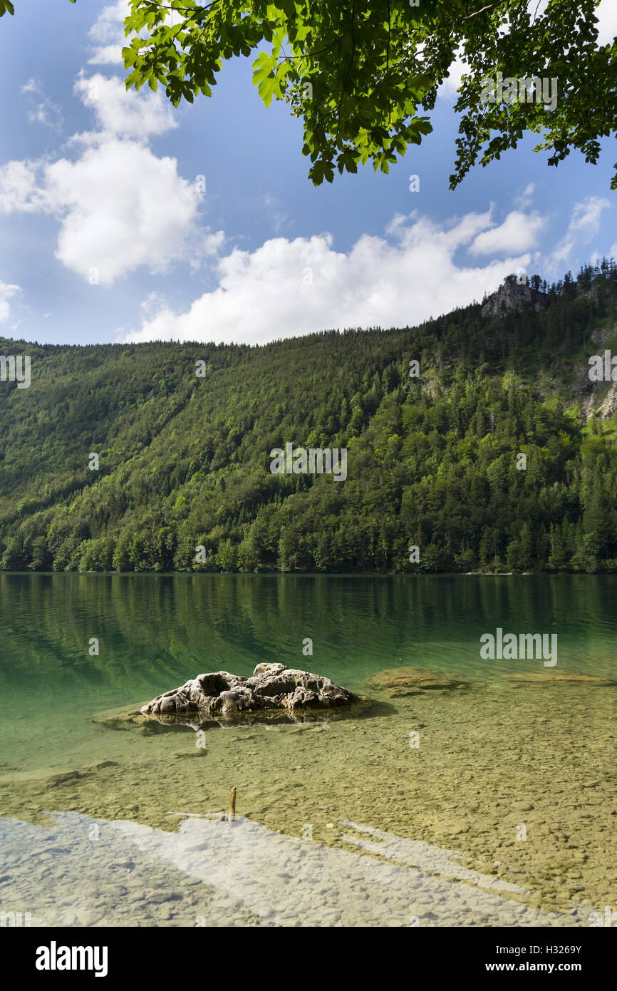 Lago di montagna Vorderer Langbathsee nel Salzkammergut, Austria superiore Foto Stock