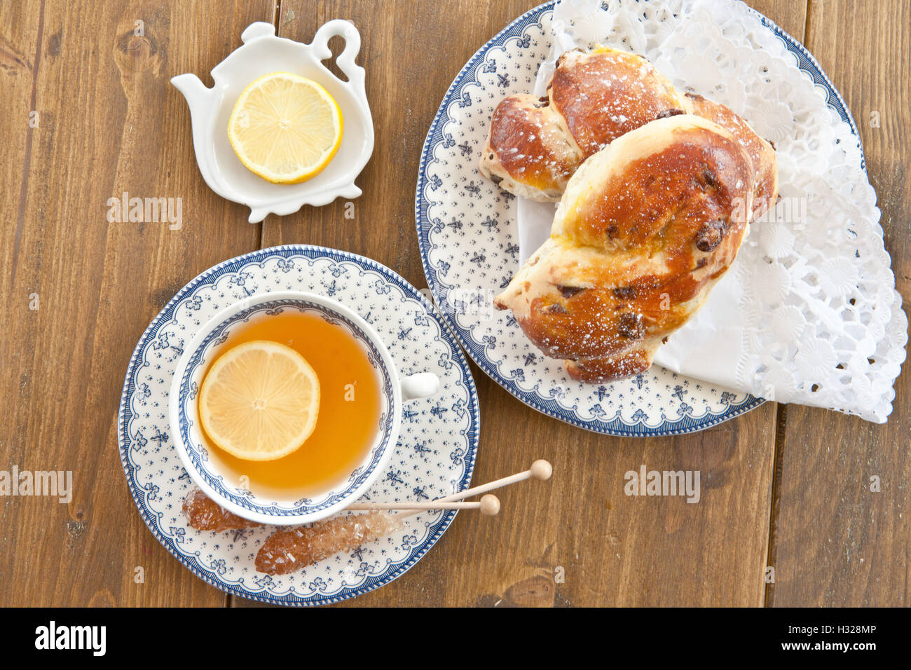 Tazza di tè con fettina di limone Foto Stock