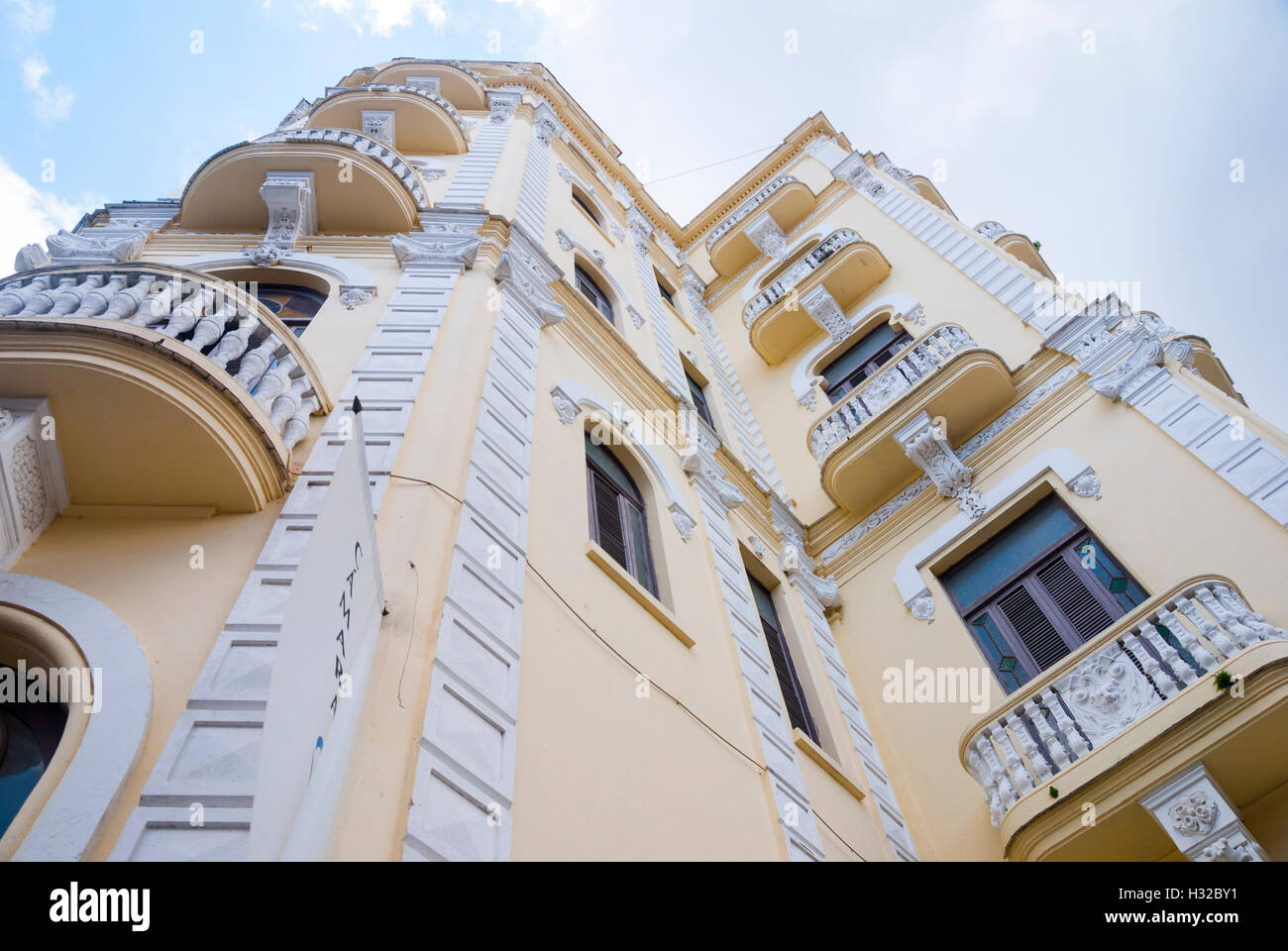 I primi anni del XX secolo Gómez Vila edificio vicino a Plaza Vieja a l'Avana vecchia è a casa per la sola Camera Obscura in America Latina Foto Stock