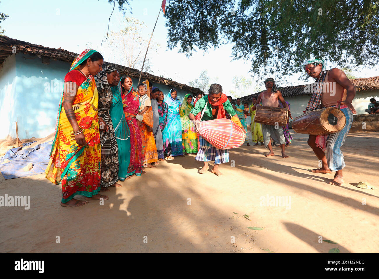 Karma danza, BHUMIA tribù, Karma village, Bagicha tahsil, Chattisgarh - India Foto Stock
